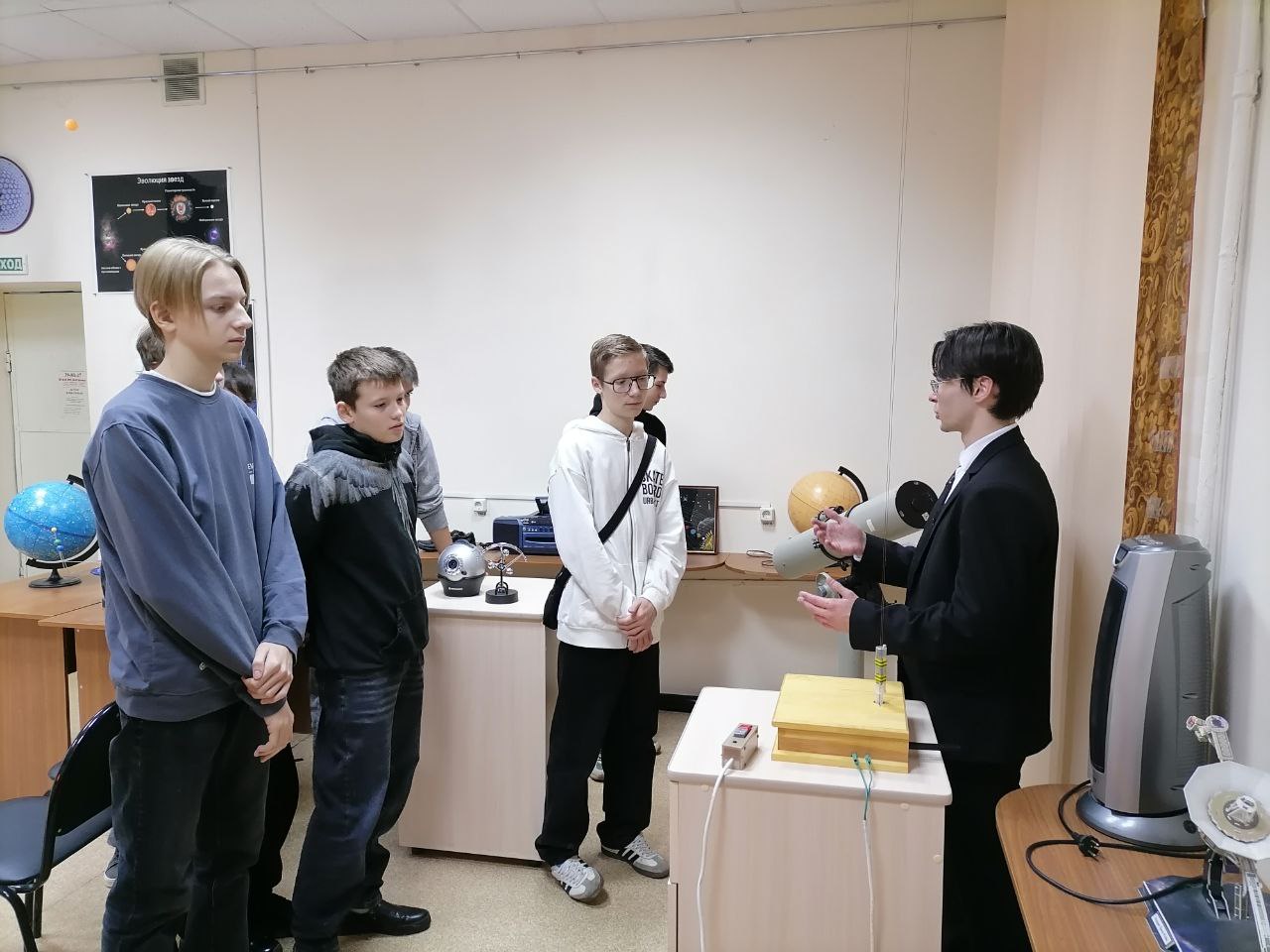 Учебно-демонстрационный центр занимательных наук посетили обучающиеся школы № 66 и гимназии № 53